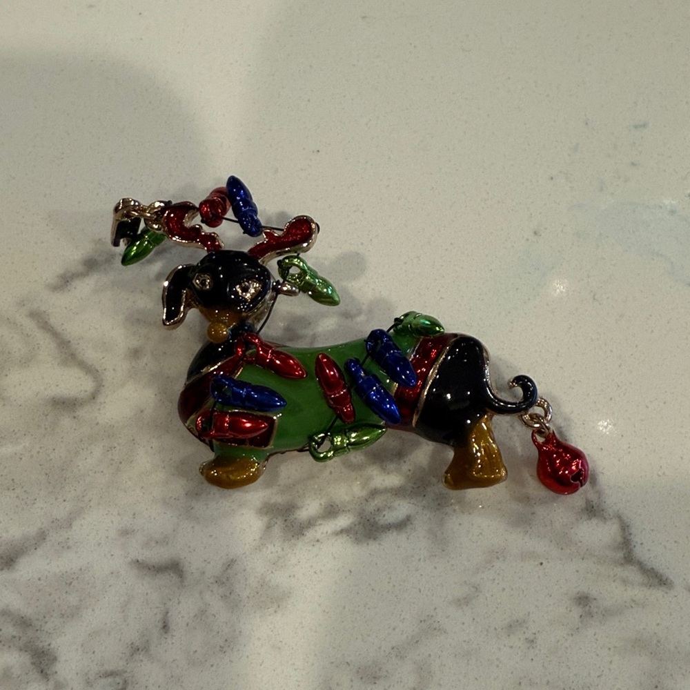 Dachshund Christmas Pin Brooch Enamel Puppy Strin… - image 3
